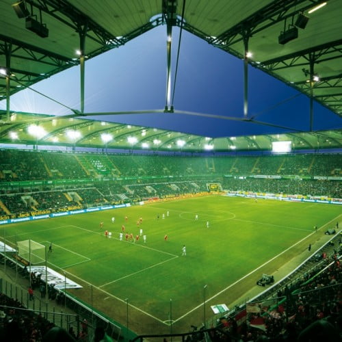 VFL Wolfsburg probeert met stadion vol te